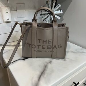 Marc Jacobs Leather tote